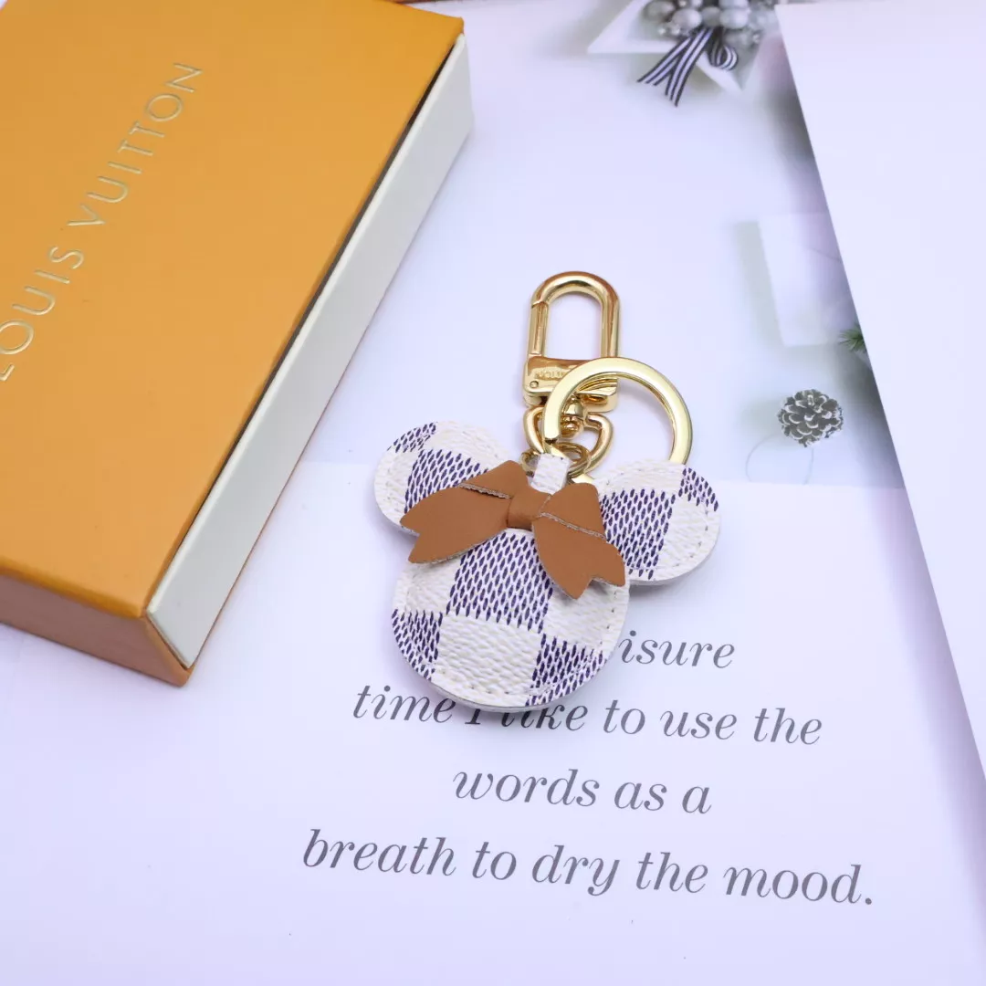 Compact 4697 Louis Vuitton LV Key Holder And Bag Buckle