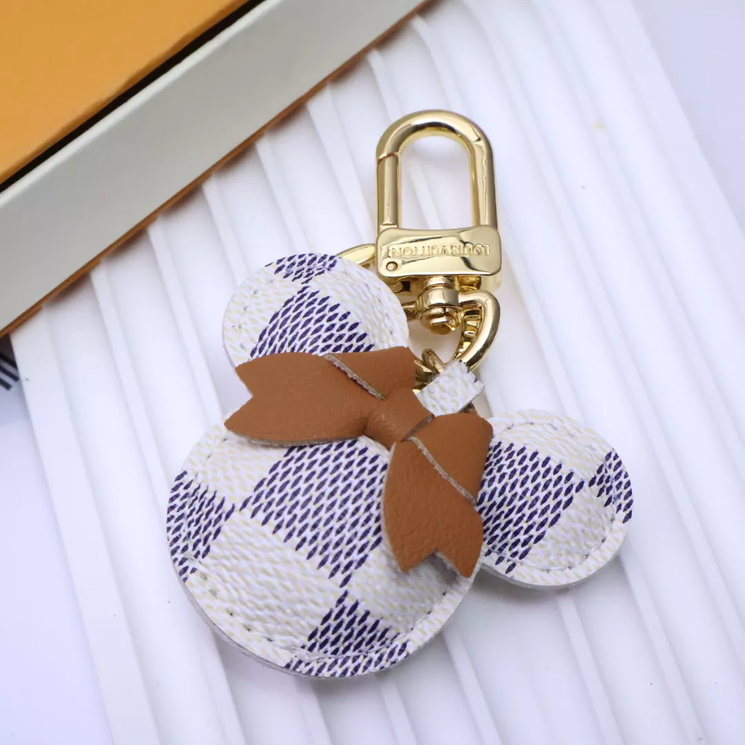 Compact 4697 Louis Vuitton LV Key Holder And Bag Buckle