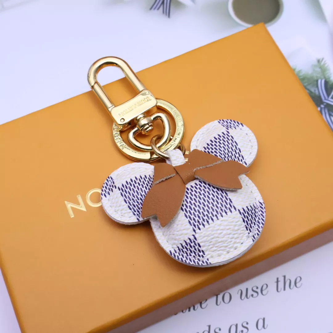 Compact 4697 Louis Vuitton LV Key Holder And Bag Buckle