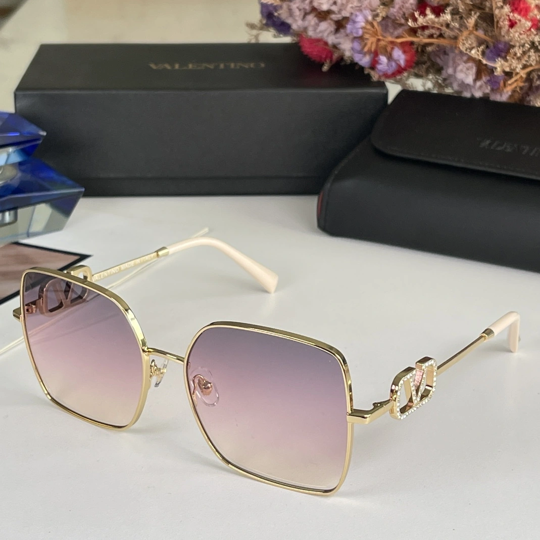 Compact 494 Valentino AAA Quality Sunglasses