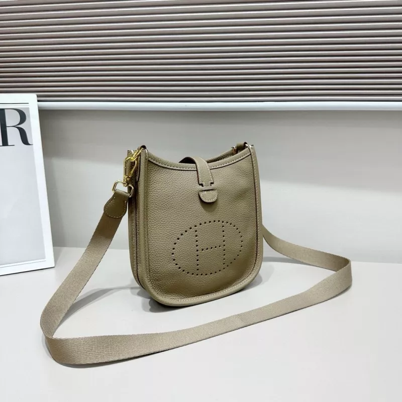 Compact 4976 Hermes AAA Quality Messenger Bags For Women