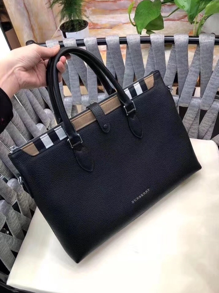 Compact 536 Burberry AAA Man Handbags