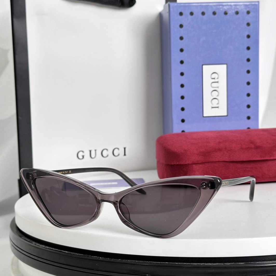 Compact 550 Gucci AAA Quality Sunglasses