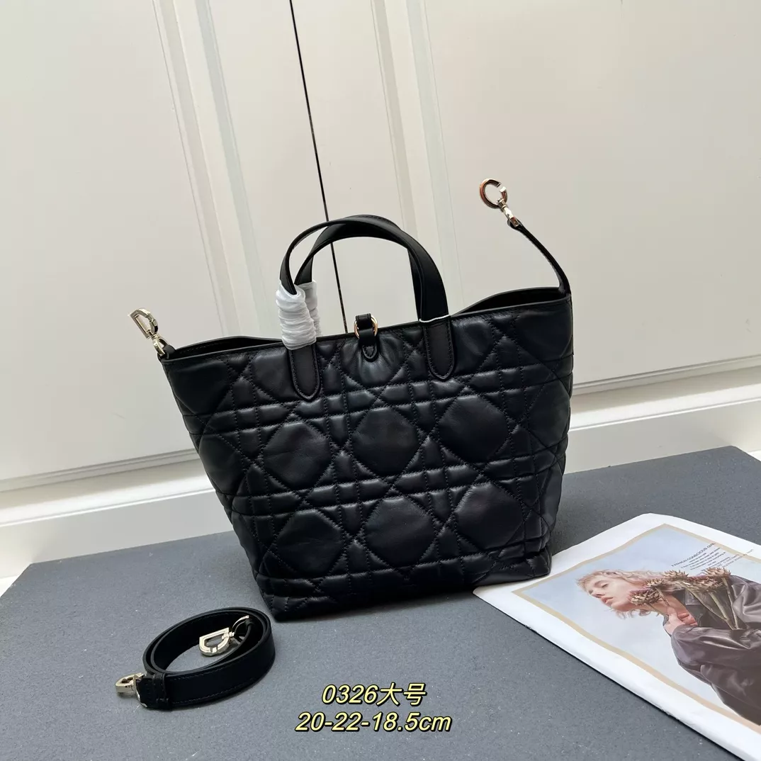 Compact 5504 Christian Dior AAA Quality Handbags For Women