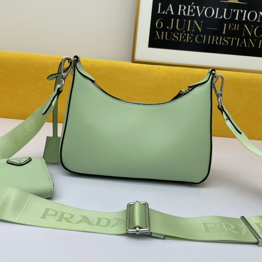 Compact 5621 Prada AAA Quality Messenger Bags For Women