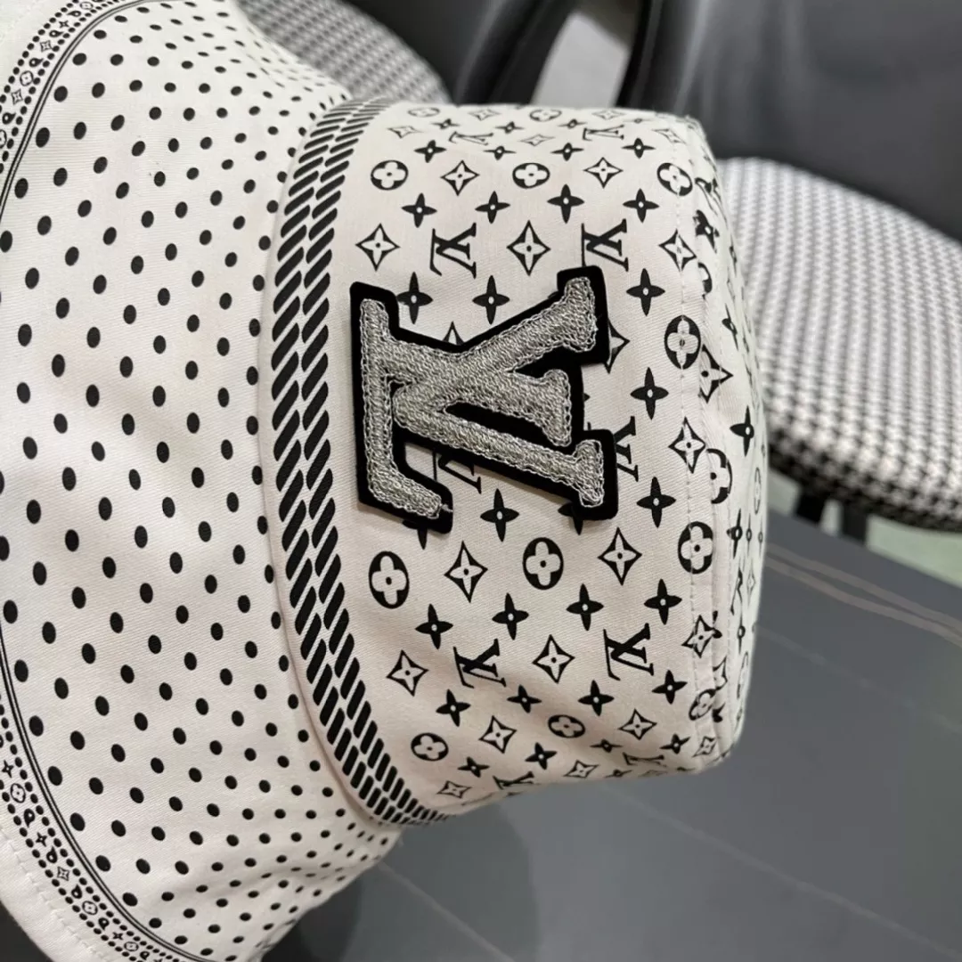 Compact 5805 Louis Vuitton LV Caps