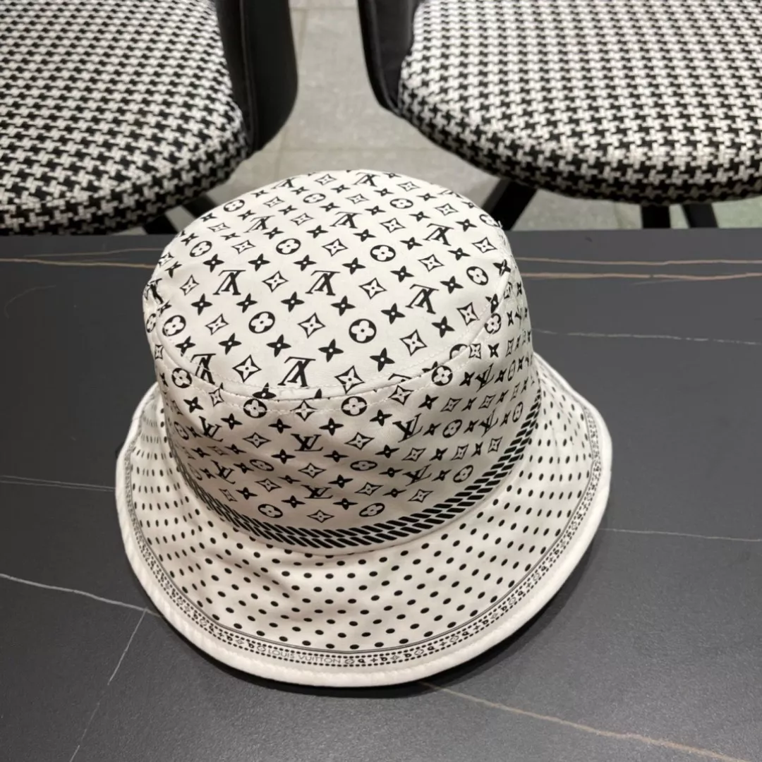 Compact 5805 Louis Vuitton LV Caps