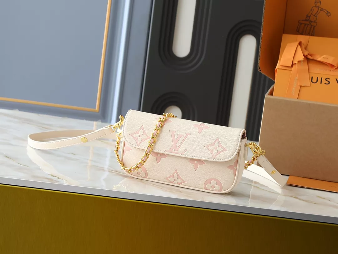 Compact 5973 Louis Vuitton Messenger Bags For Women