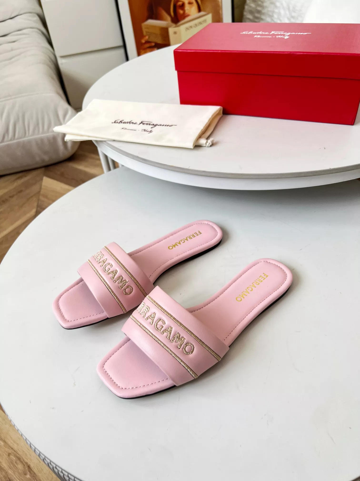 Compact 6142 Salvatore Ferragamo Slippers For Women