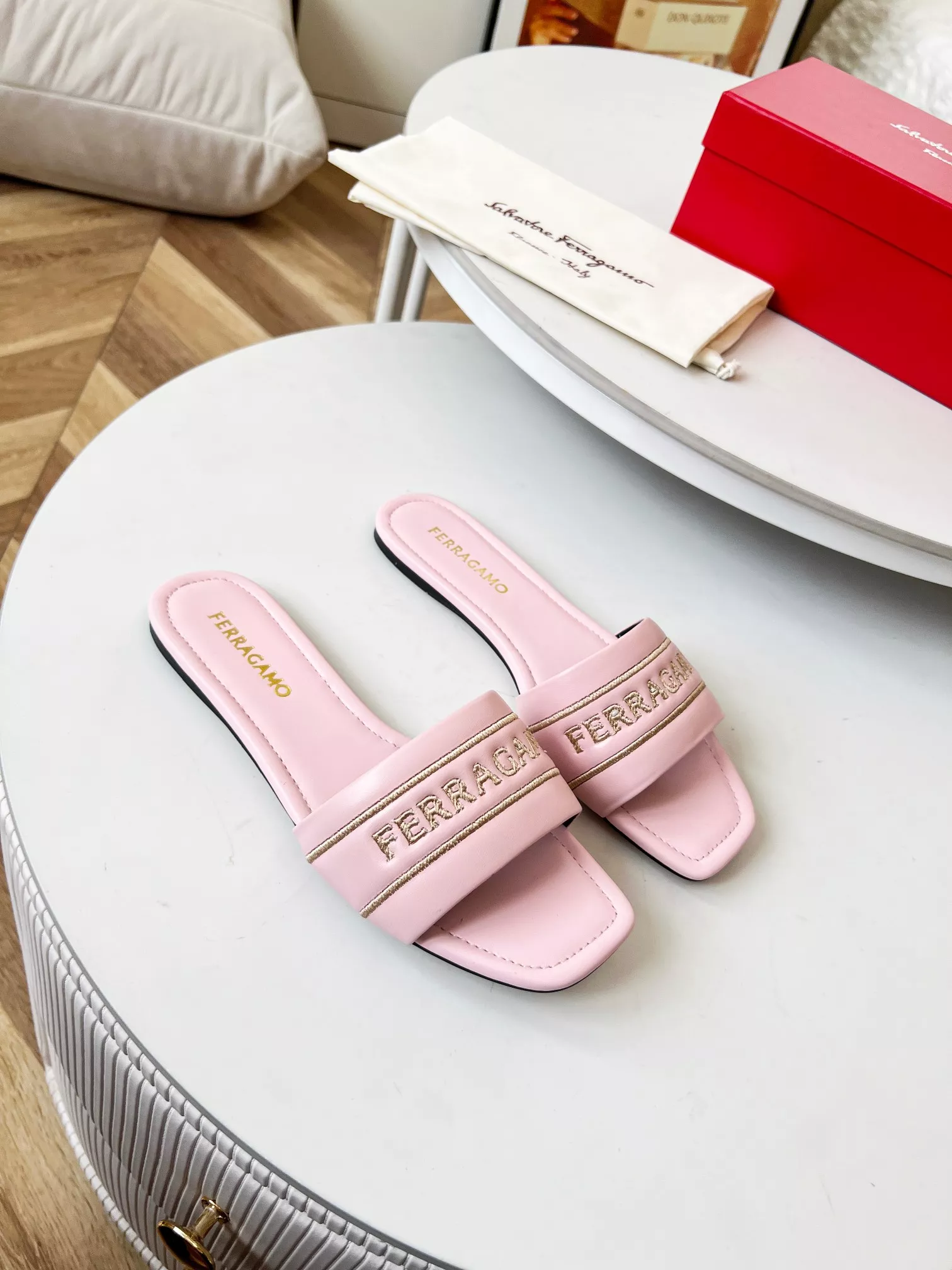 Compact 6142 Salvatore Ferragamo Slippers For Women
