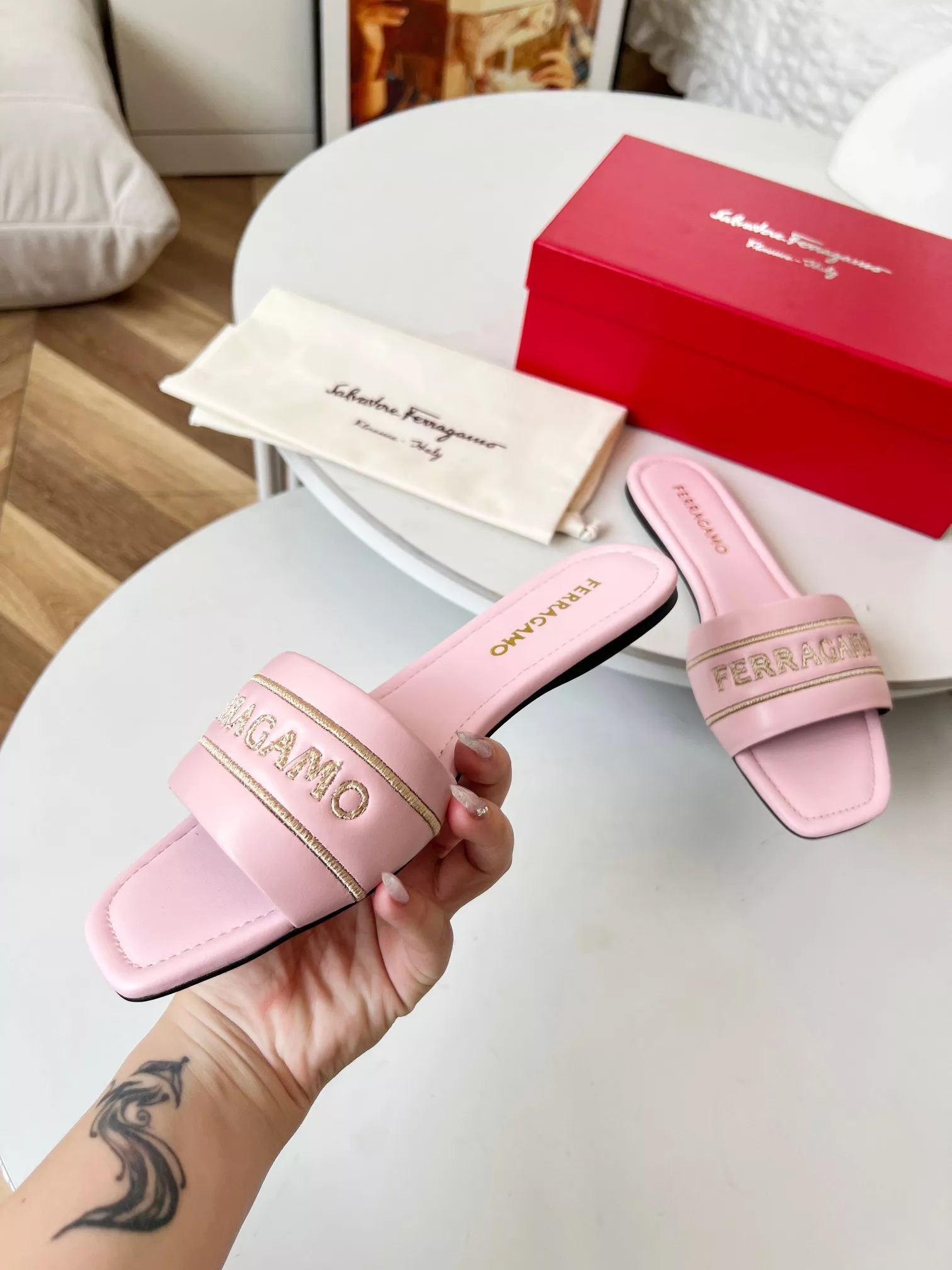 Compact 6142 Salvatore Ferragamo Slippers For Women
