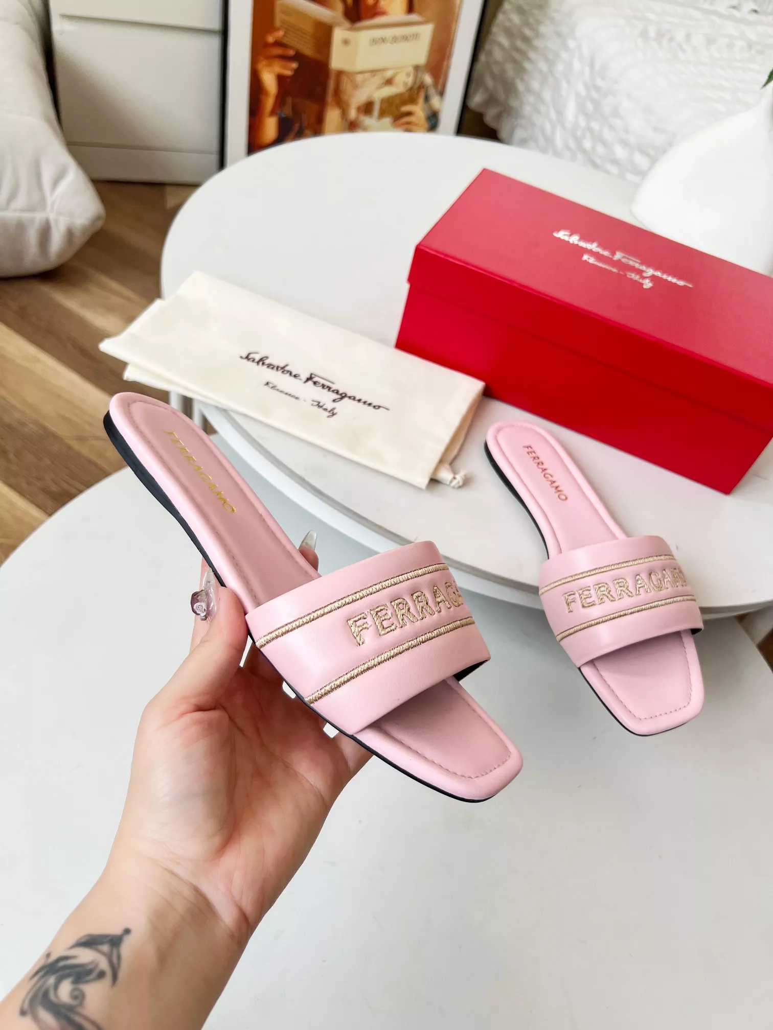 Compact 6142 Salvatore Ferragamo Slippers For Women