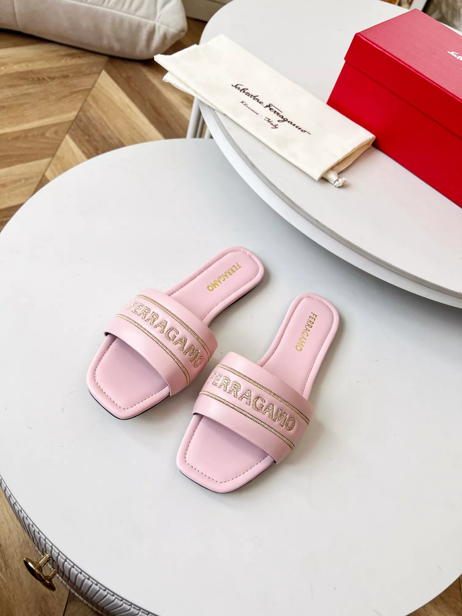 Compact 6142 Salvatore Ferragamo Slippers For Women