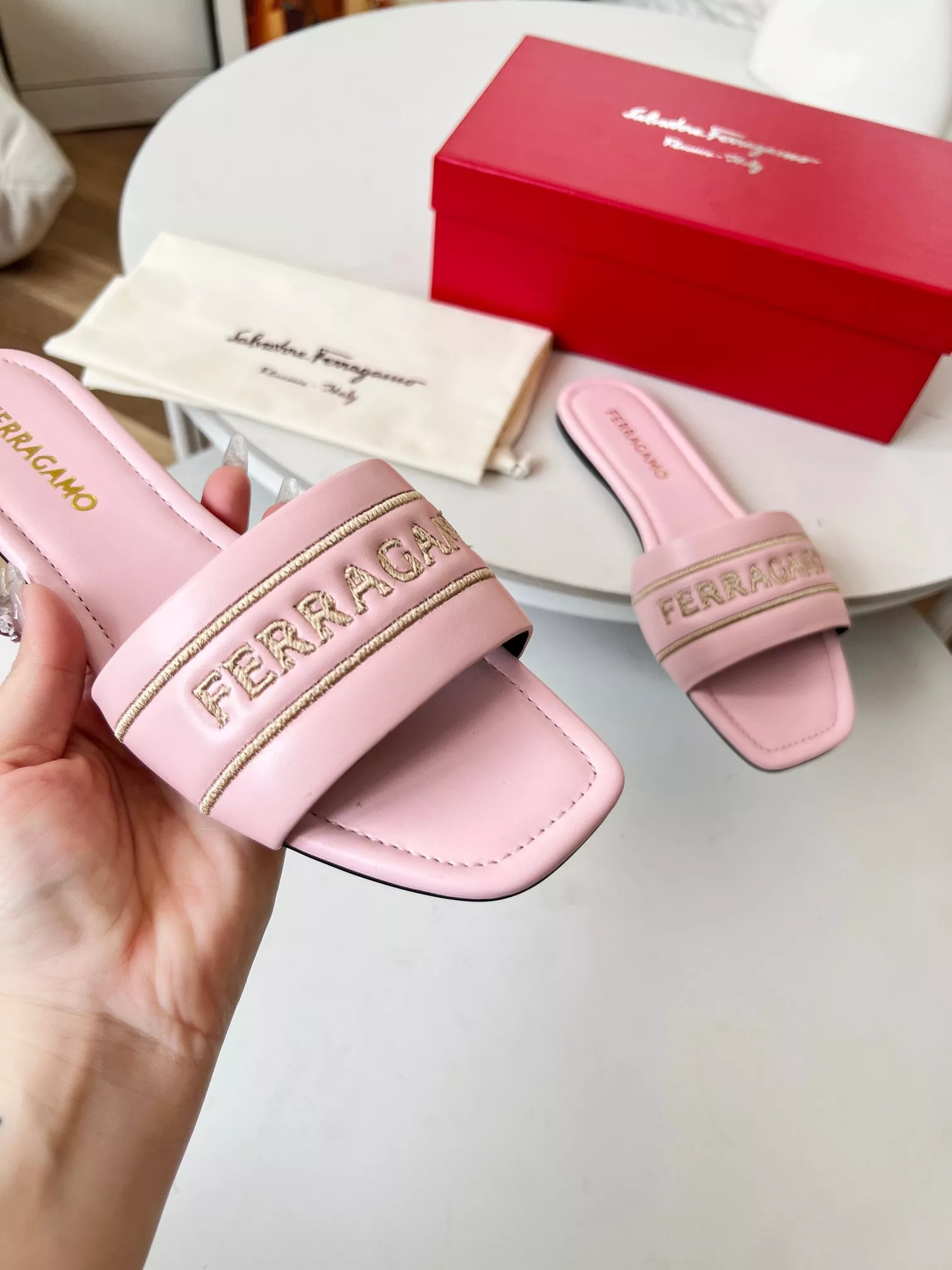 Compact 6142 Salvatore Ferragamo Slippers For Women