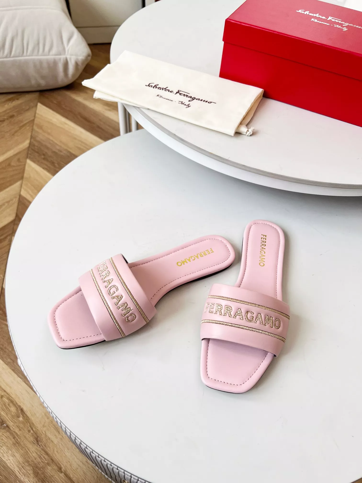 Compact 6142 Salvatore Ferragamo Slippers For Women