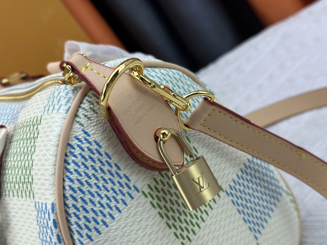 Compact 6206 Louis Vuitton AAA Quality Handbags For Women