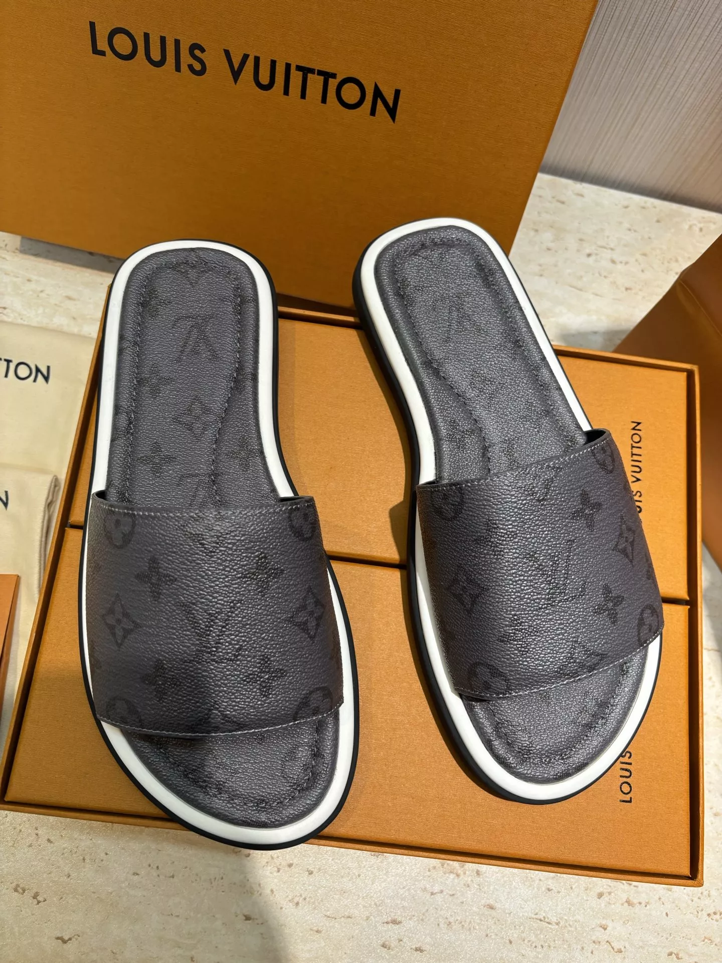 Compact 6297 Louis Vuitton Slippers For Men