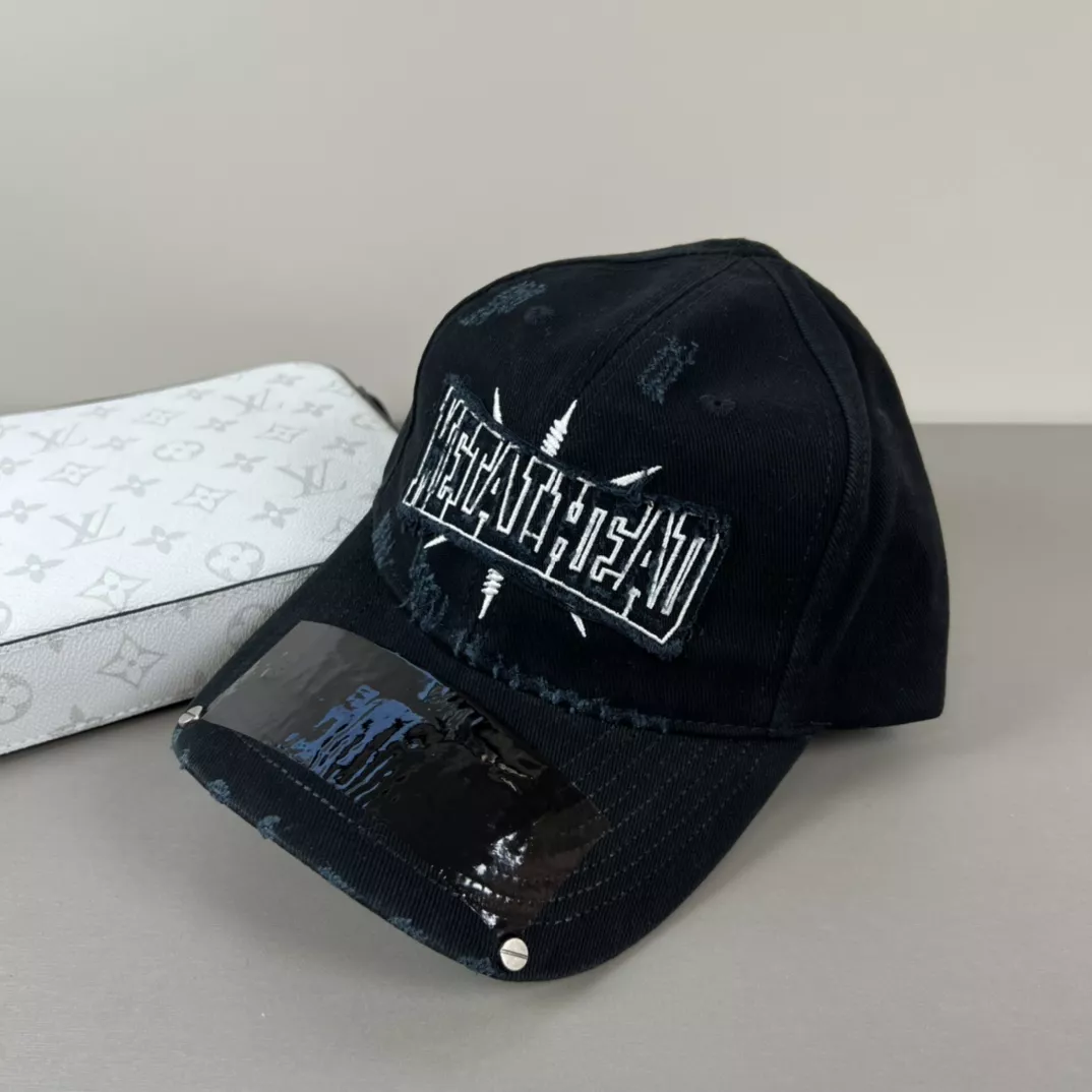 Compact 6451 Balenciaga Caps