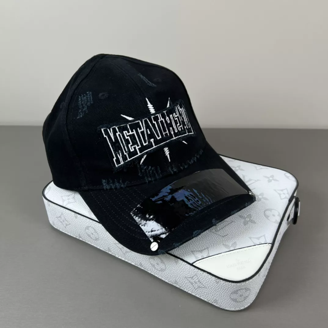 Compact 6451 Balenciaga Caps