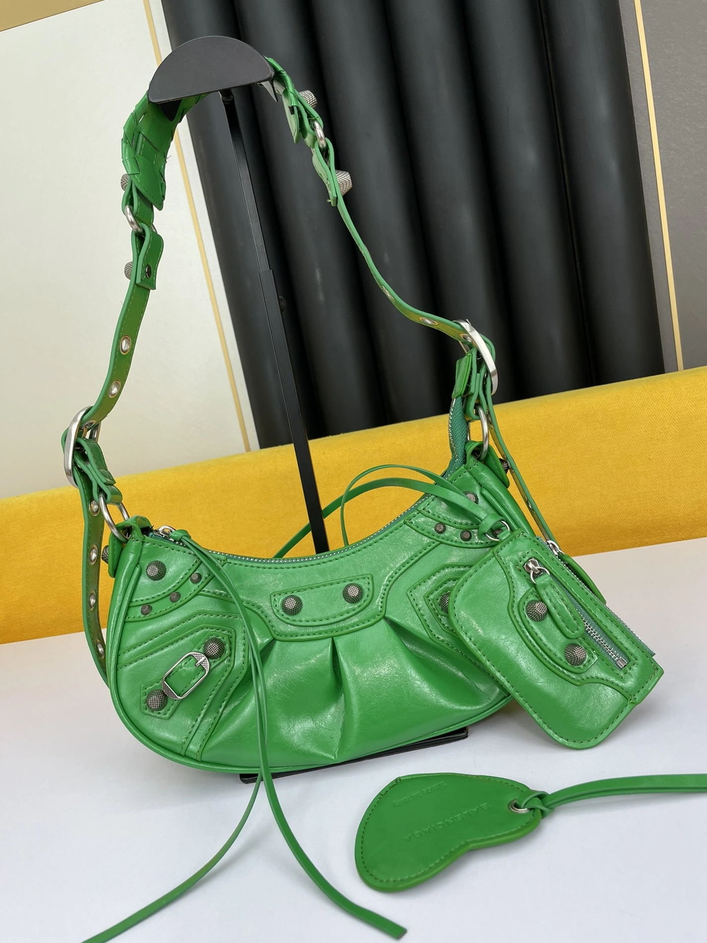 Compact 653 Balenciaga AAA Quality Shoulder Bags For Women