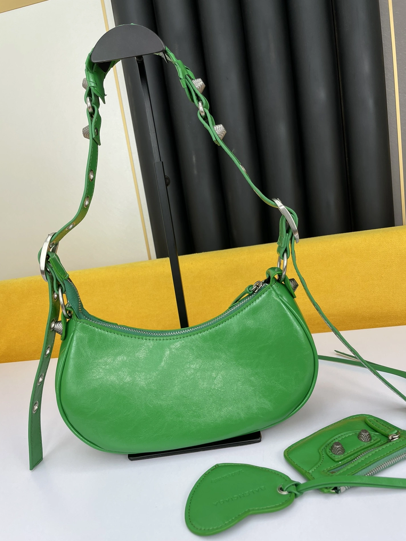 Compact 653 Balenciaga AAA Quality Shoulder Bags For Women