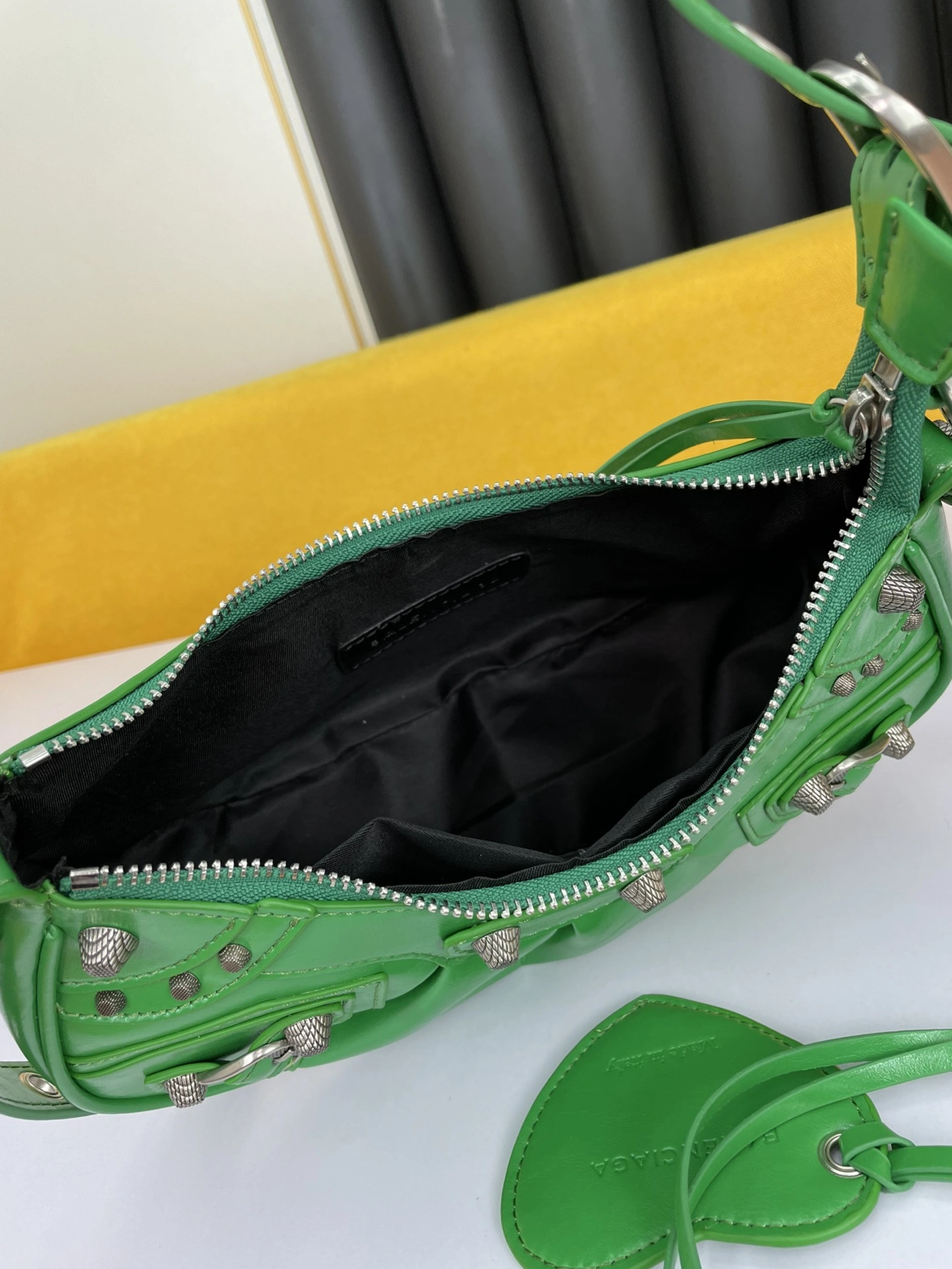 Compact 653 Balenciaga AAA Quality Shoulder Bags For Women
