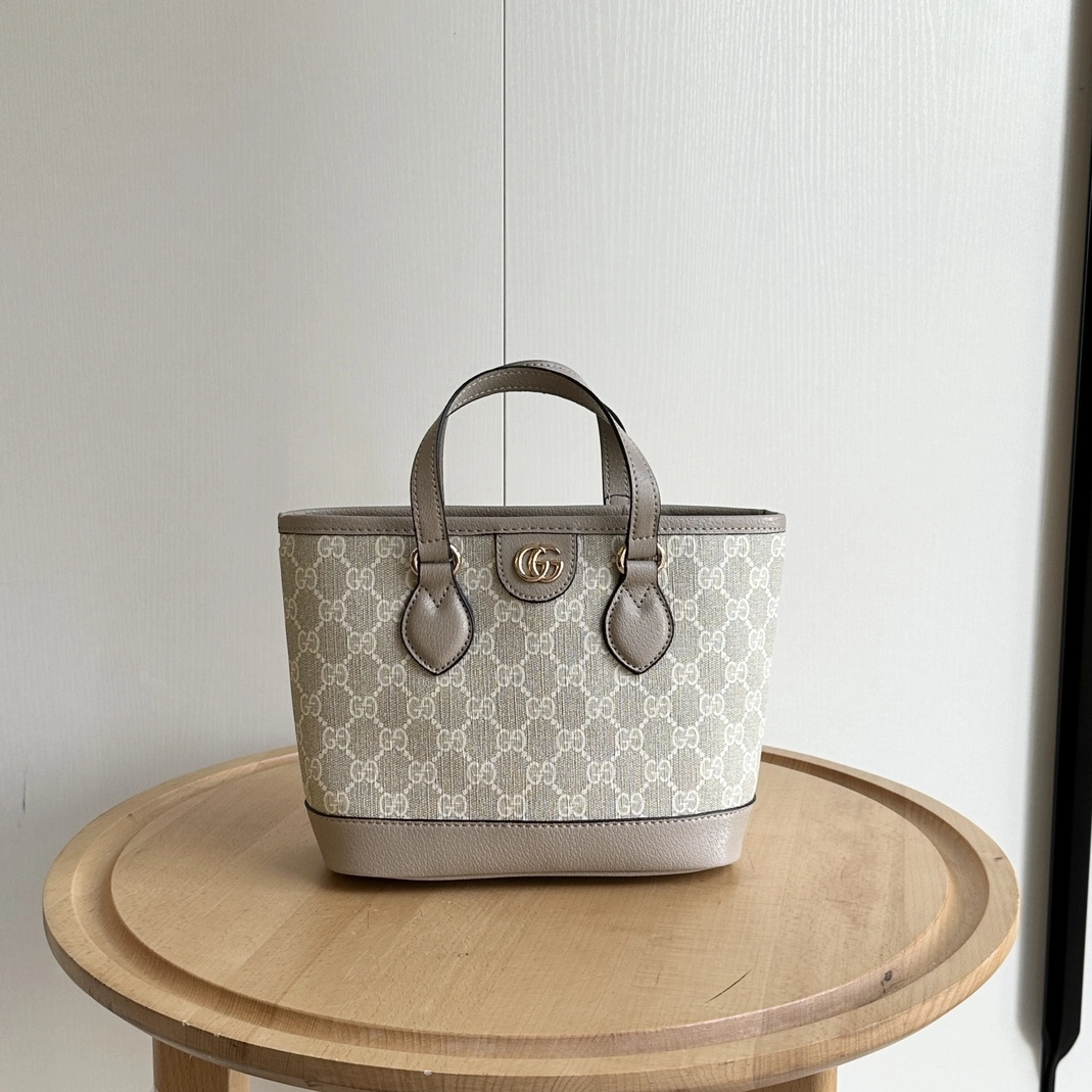 Compact 6606 Gucci AAA Quality Handbags For Women