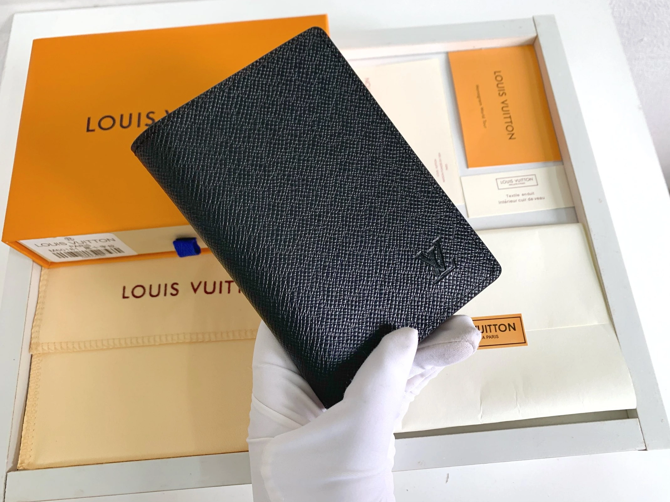 Compact 6661 Louis Vuitton Card Case For Unisex