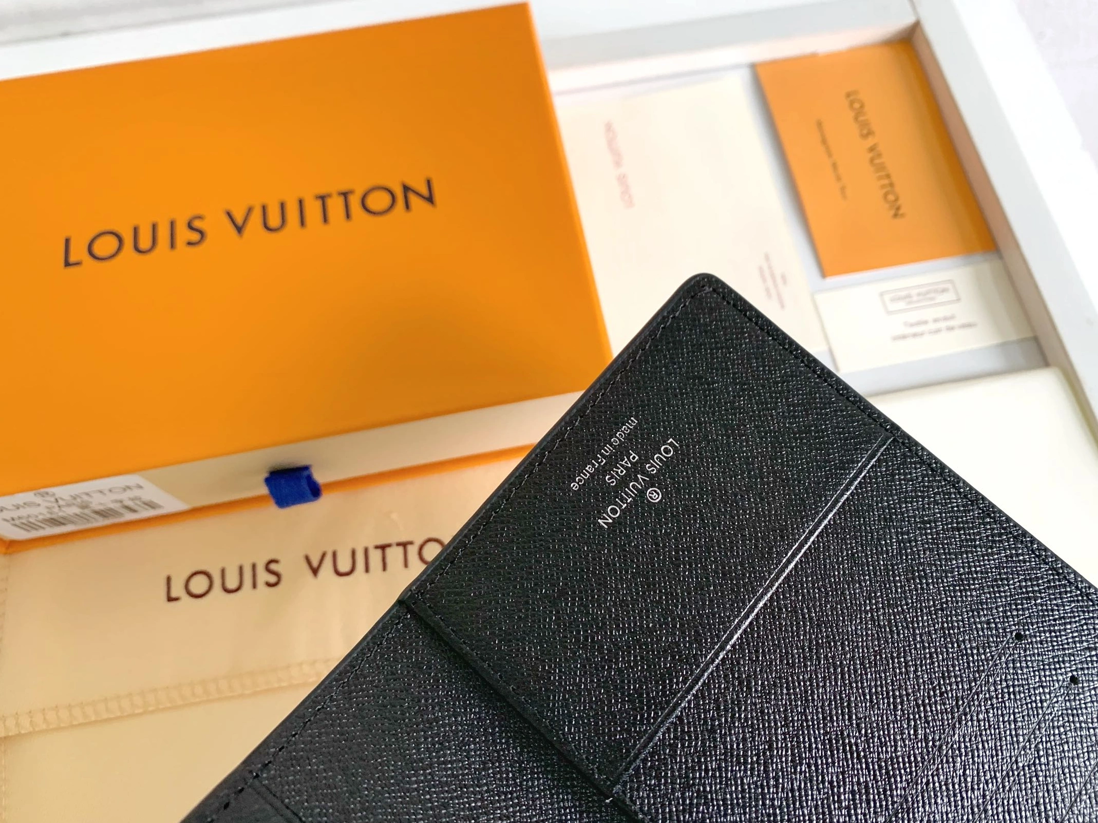Compact 6661 Louis Vuitton Card Case For Unisex