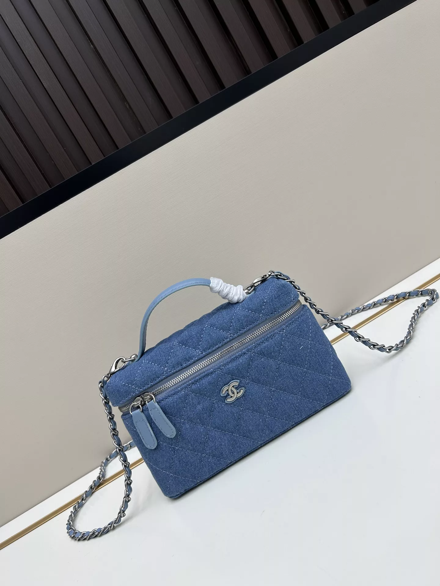 Compact 670 Chanel AAA Quality Messenger Bags For Women