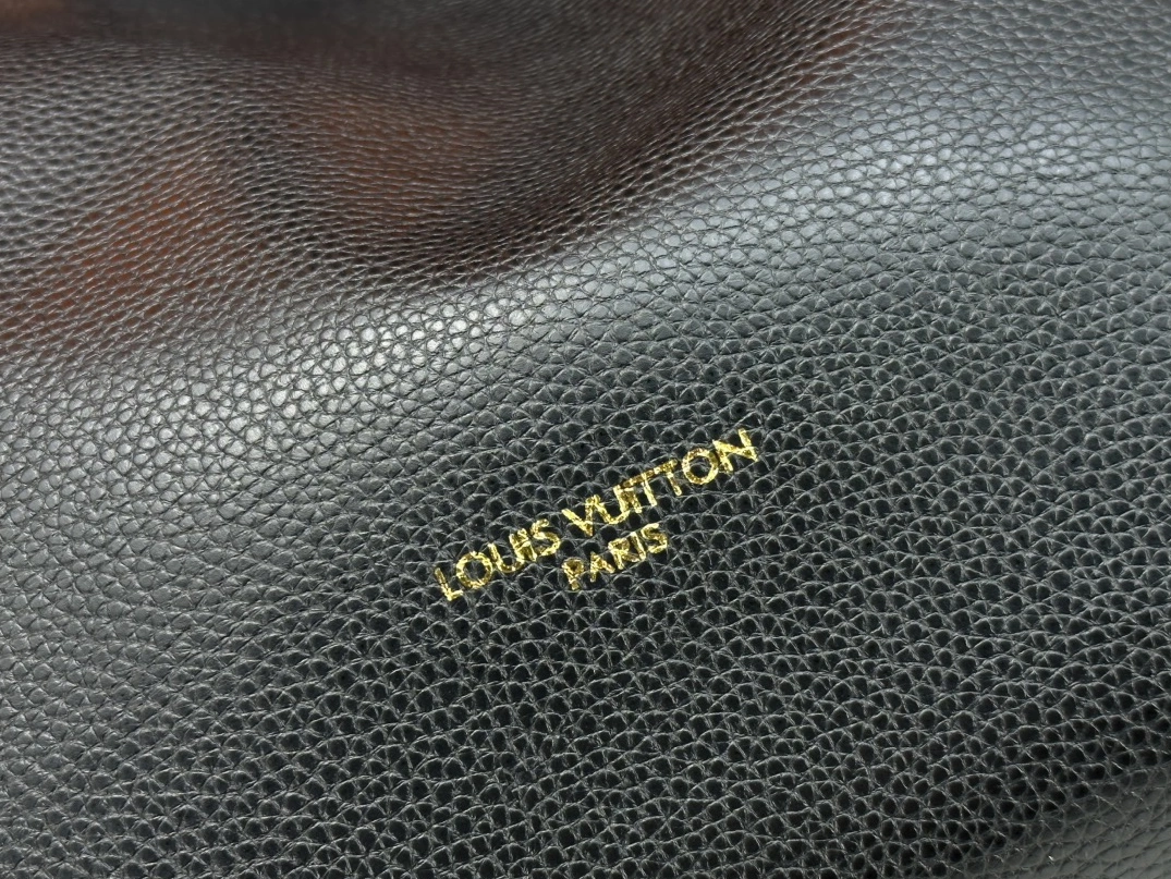 Compact 6792 Louis Vuitton AAA Quality Shoulder Bags For Women