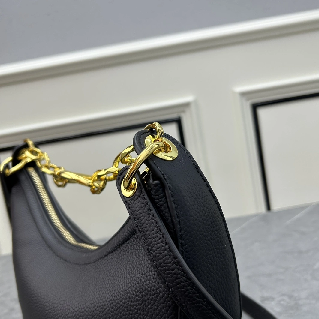 Compact 6807 Valentino AAA Quality Messenger Bags For Women