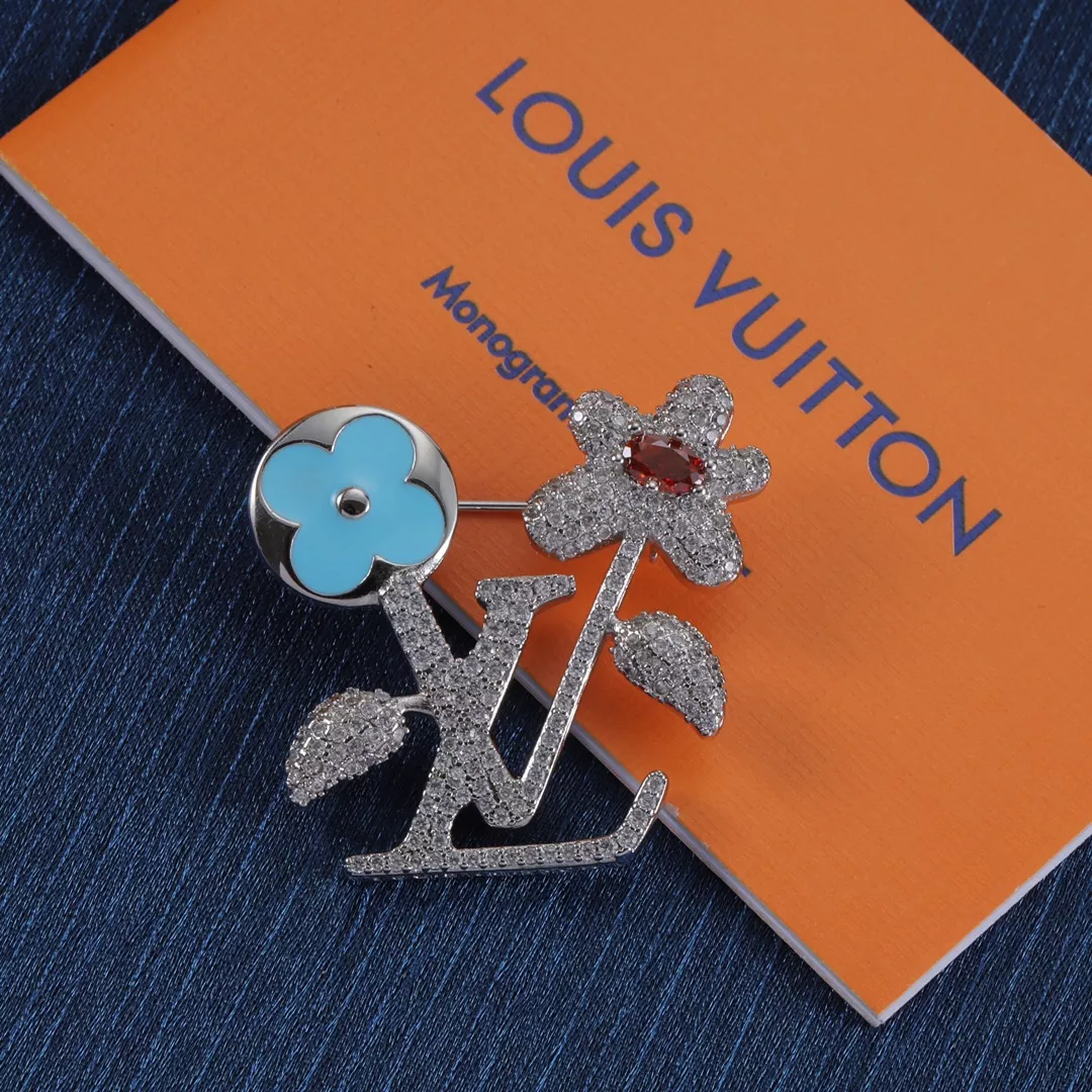 Compact 6836 Louis Vuitton LV Brooches For Women