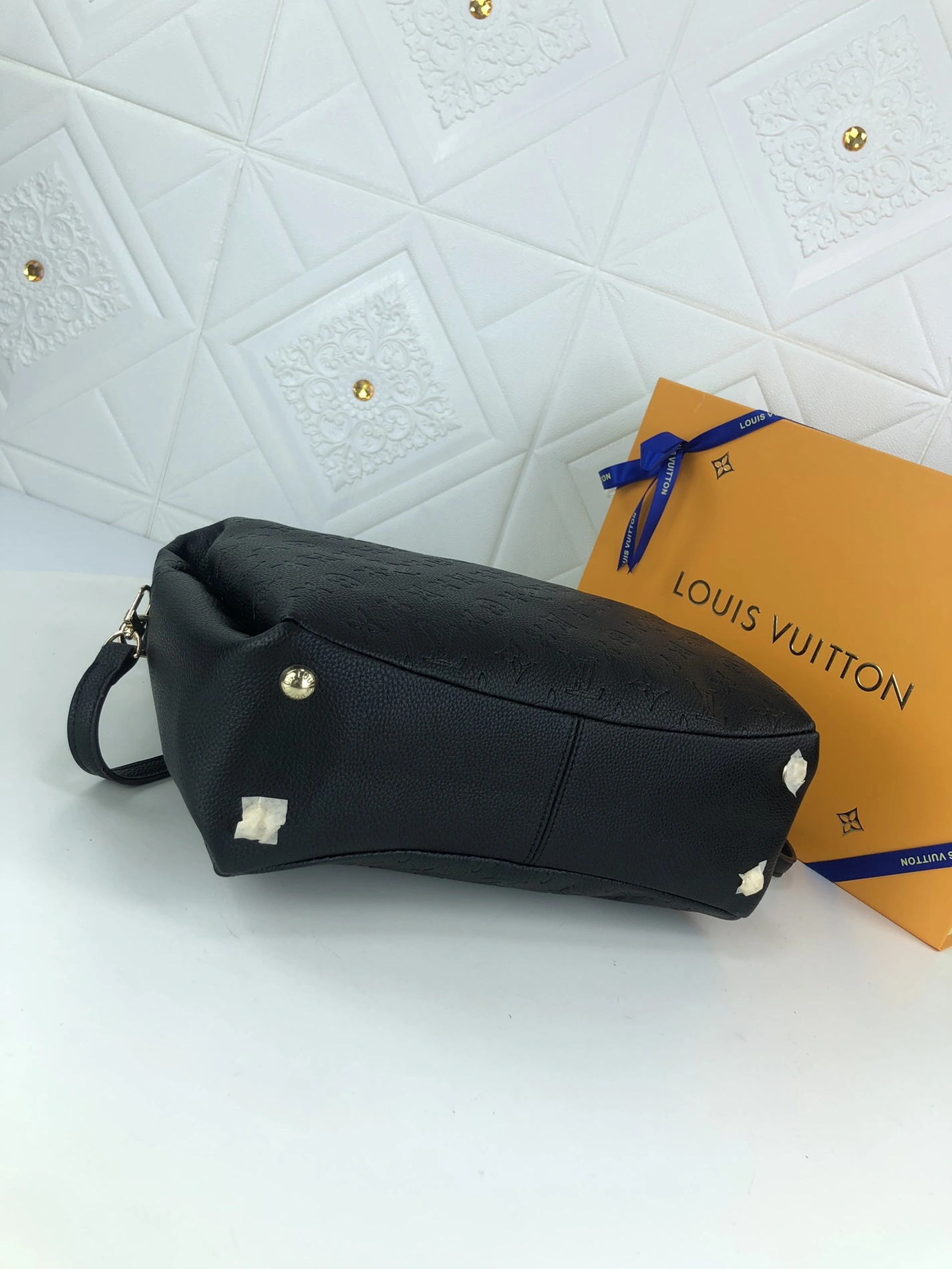 Compact 7079 Louis Vuitton AAA Quality Handbags For Women