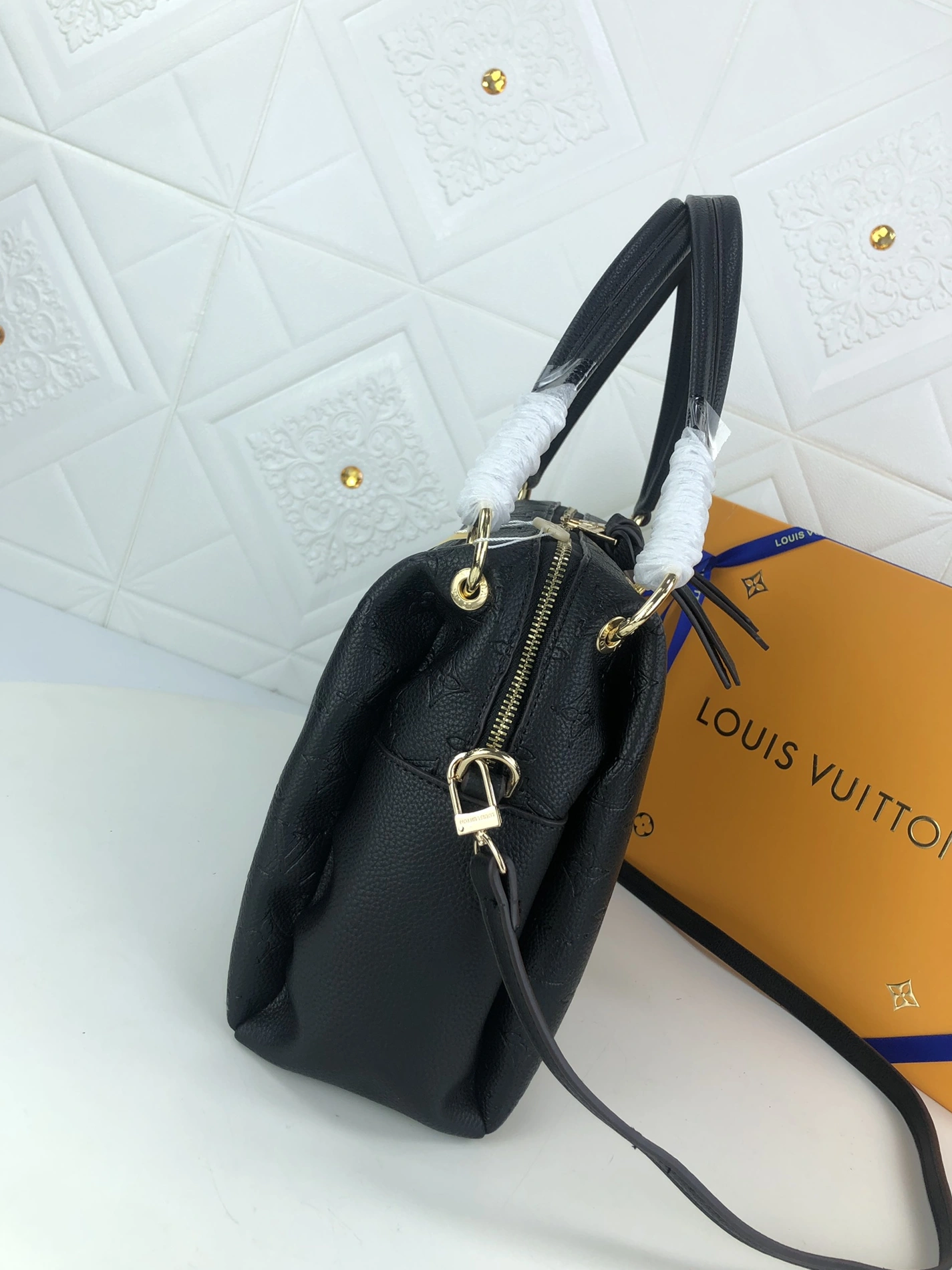 Compact 7079 Louis Vuitton AAA Quality Handbags For Women