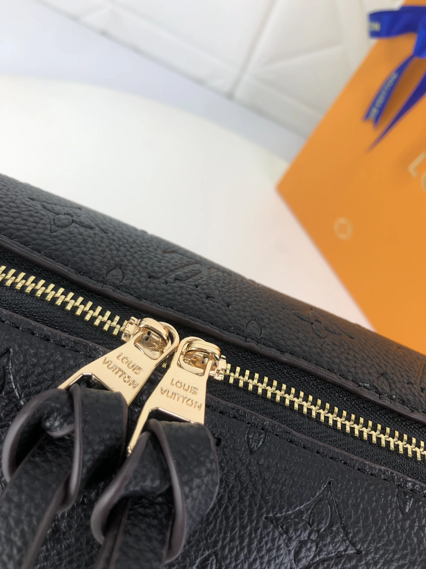 Compact 7079 Louis Vuitton AAA Quality Handbags For Women