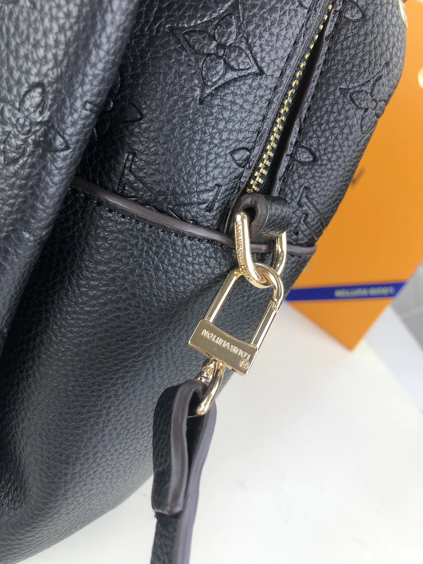 Compact 7079 Louis Vuitton AAA Quality Handbags For Women