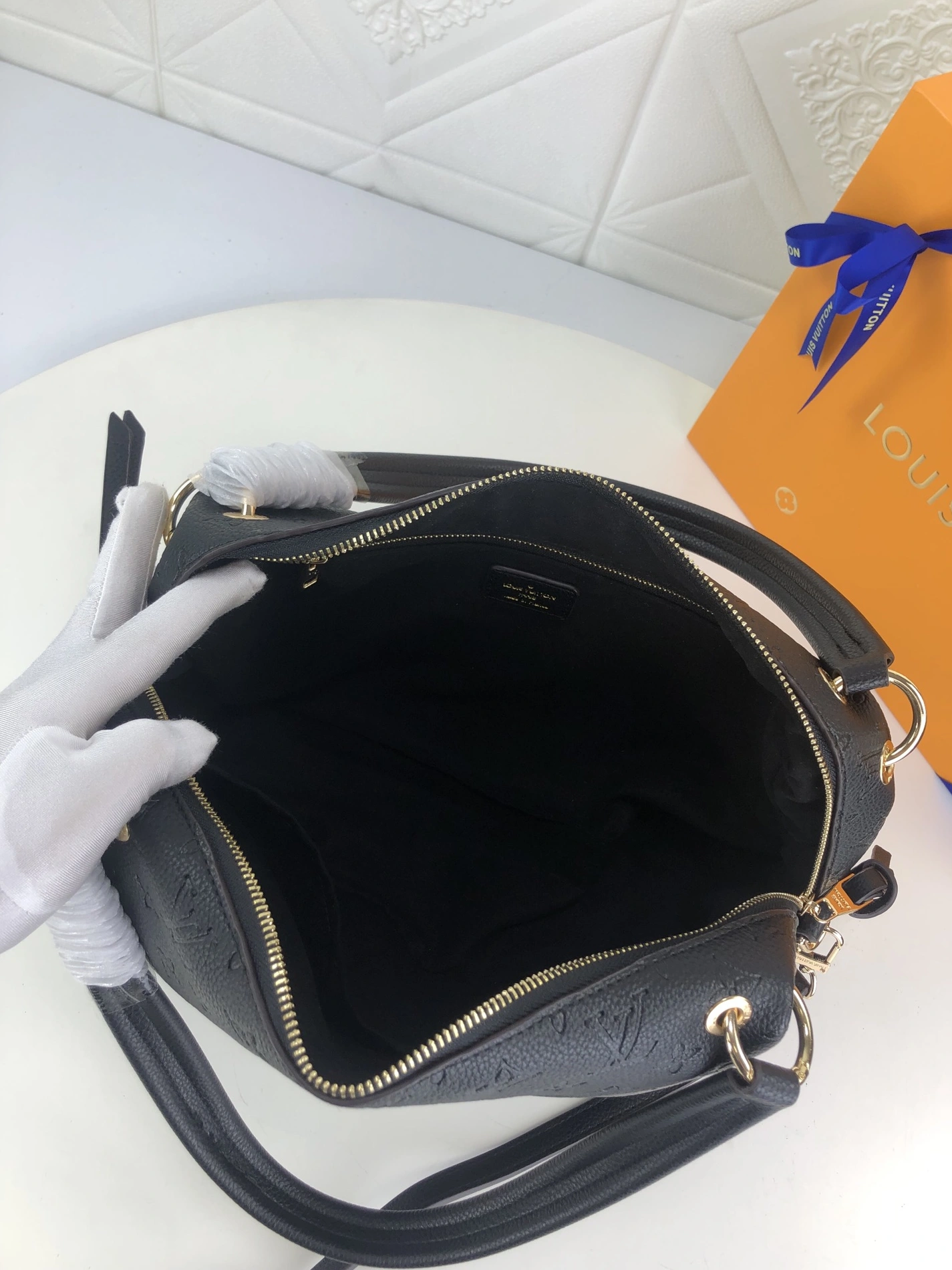 Compact 7079 Louis Vuitton AAA Quality Handbags For Women