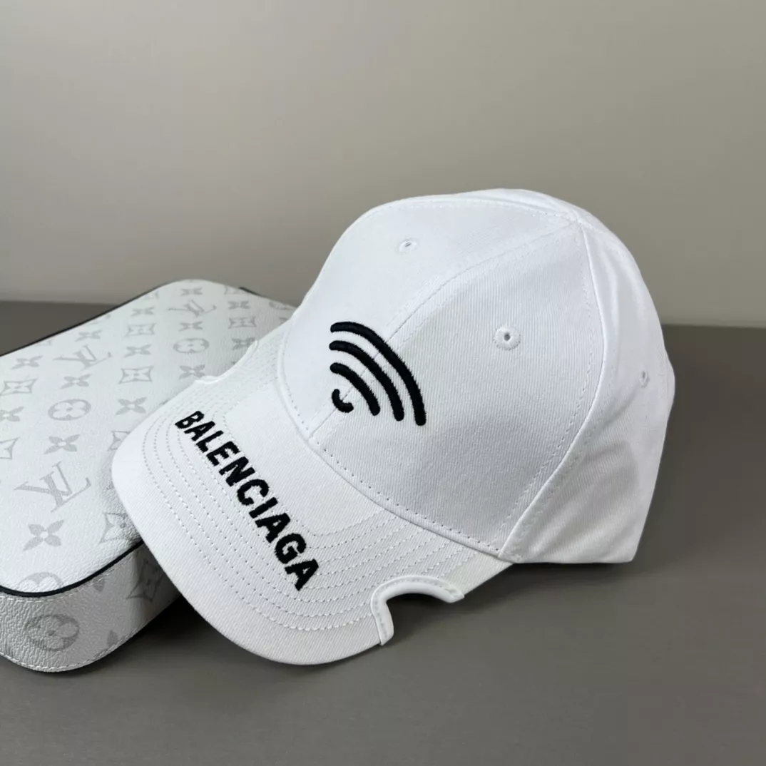 Compact 7150 Balenciaga Caps