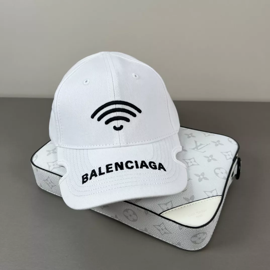 Compact 7150 Balenciaga Caps