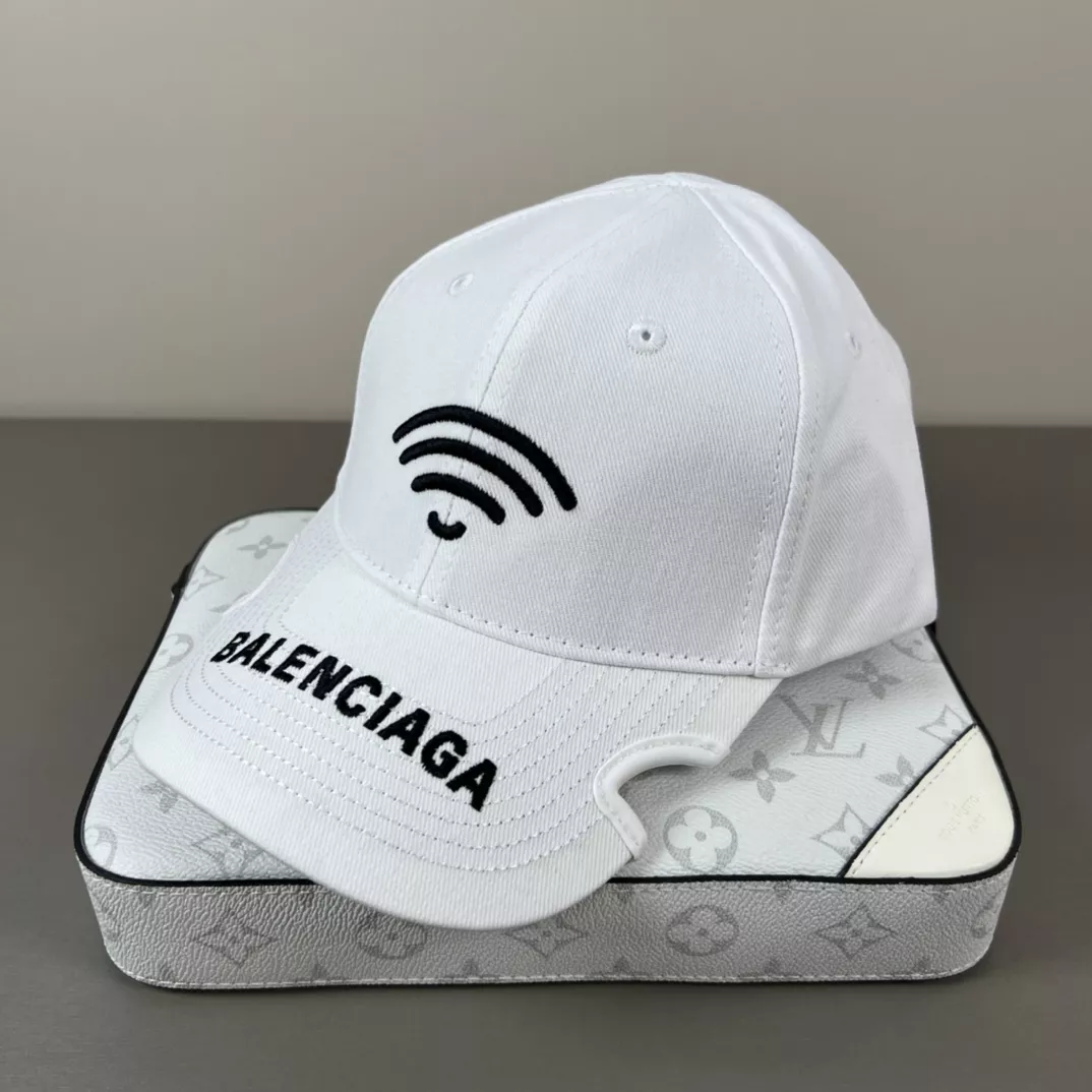 Compact 7150 Balenciaga Caps