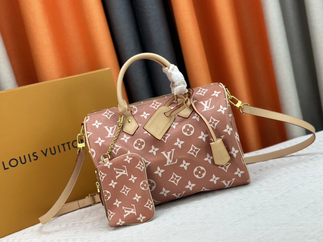 Compact 7246 Louis Vuitton AAA Quality Handbags For Women