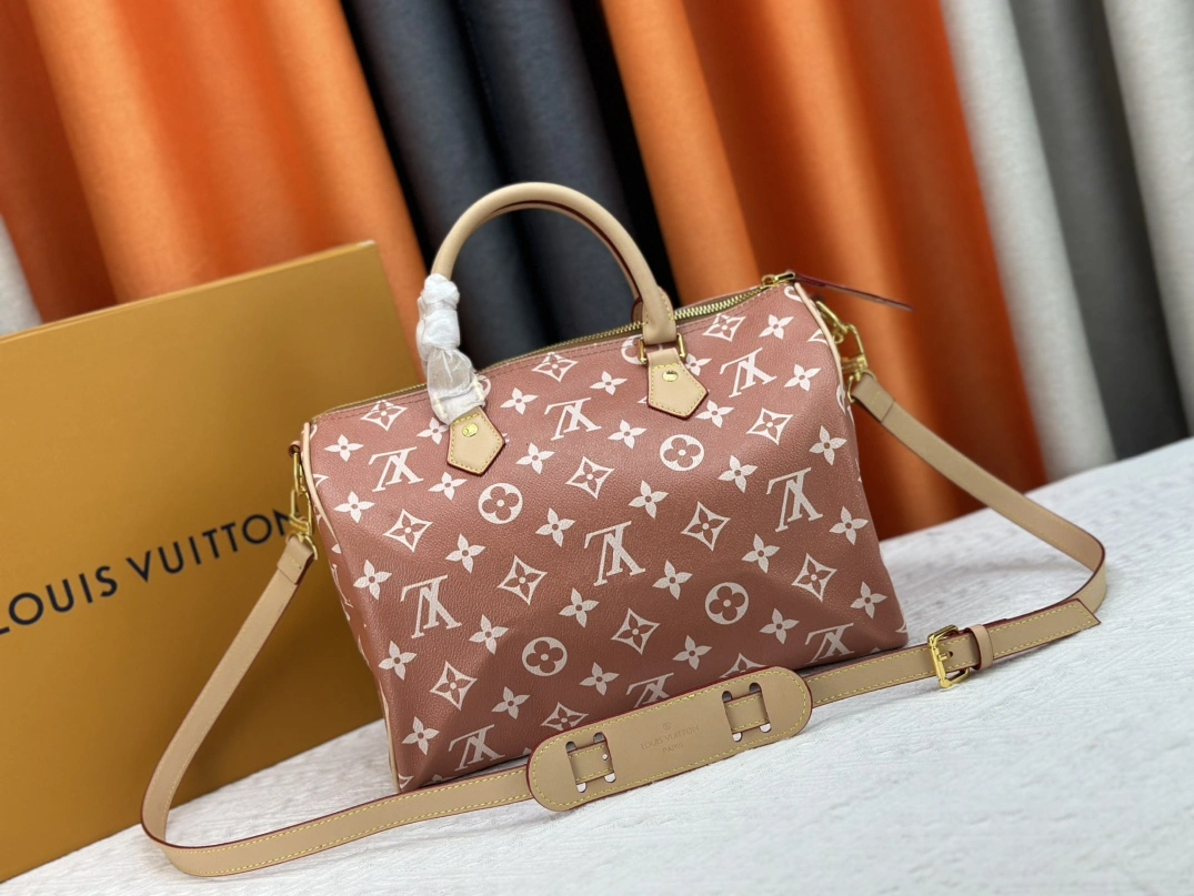 Compact 7246 Louis Vuitton AAA Quality Handbags For Women