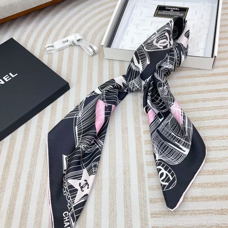 Compact 7290 Chanel Silk Squares