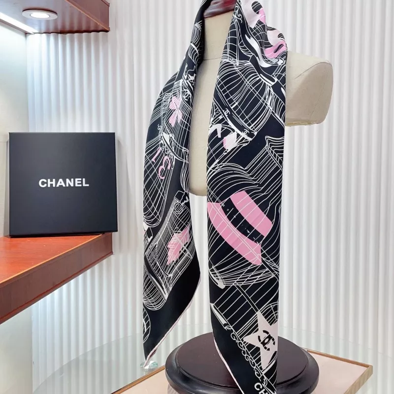 Compact 7290 Chanel Silk Squares