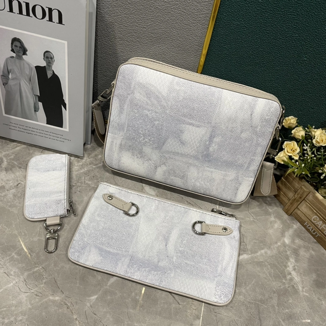 Compact 7696 Louis Vuitton AAA Man Messenger Bags