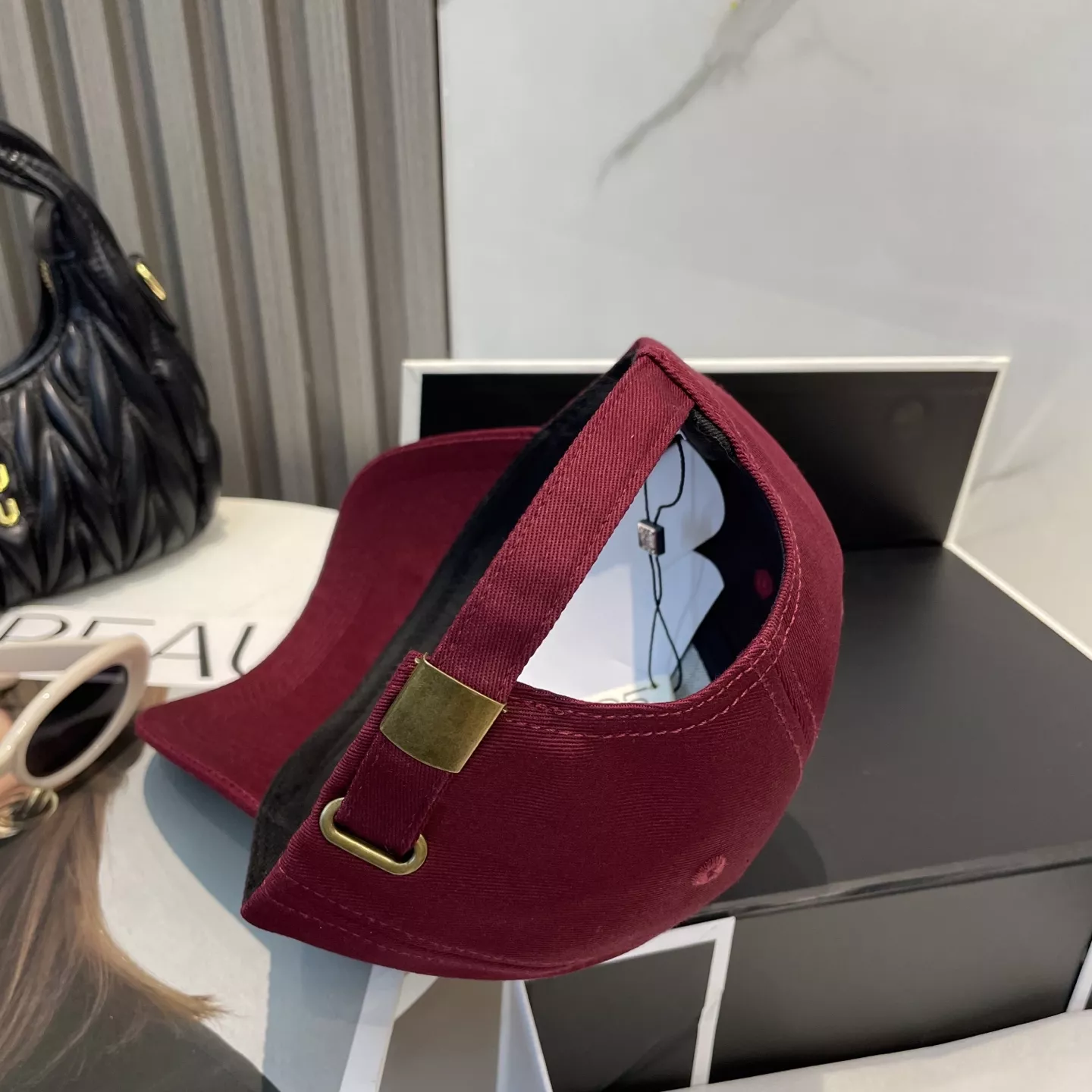 Compact 7716 LOEWE Caps