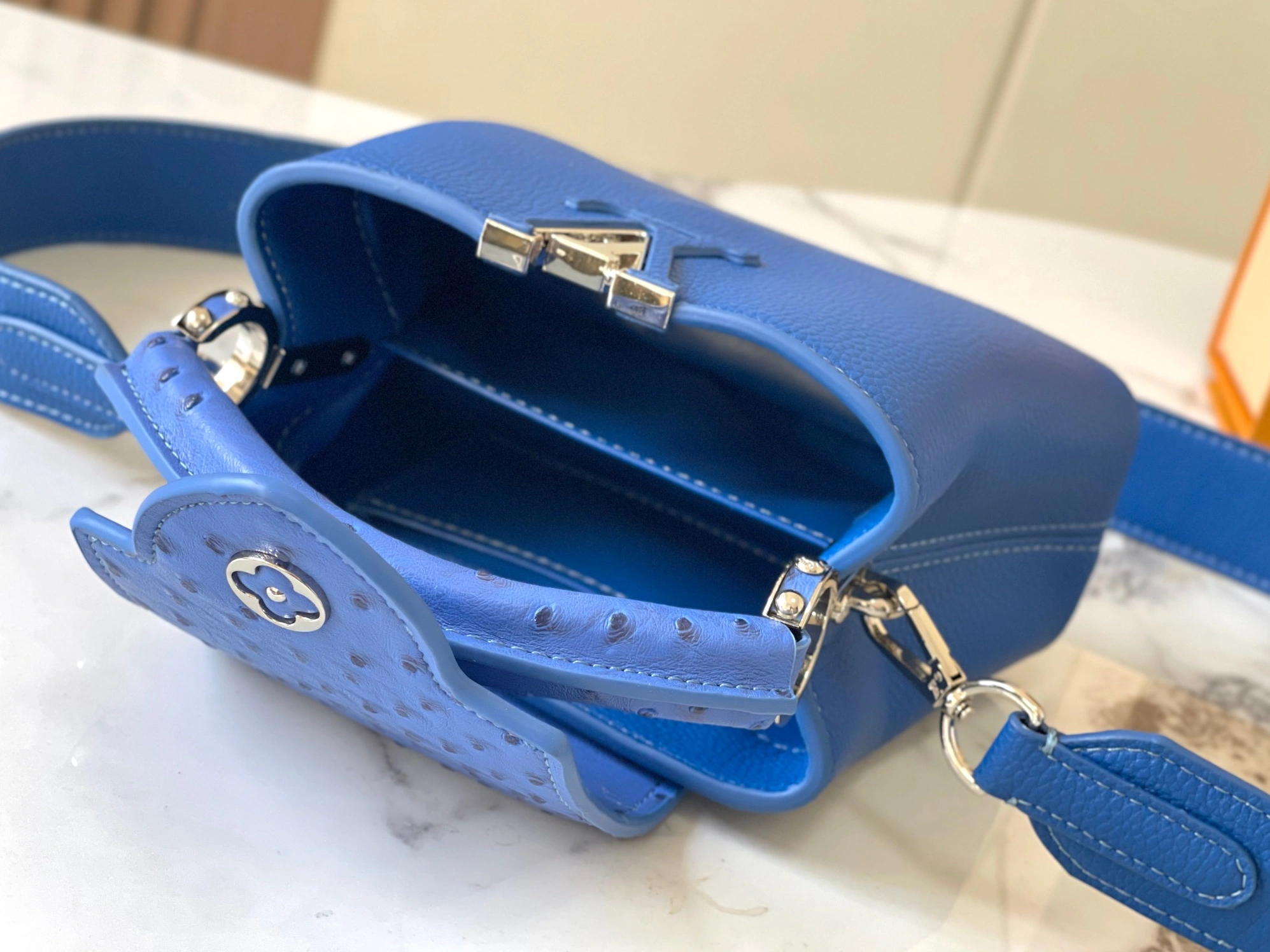 Compact 7734 Louis Vuitton AAA Quality Messenger Bags For Women