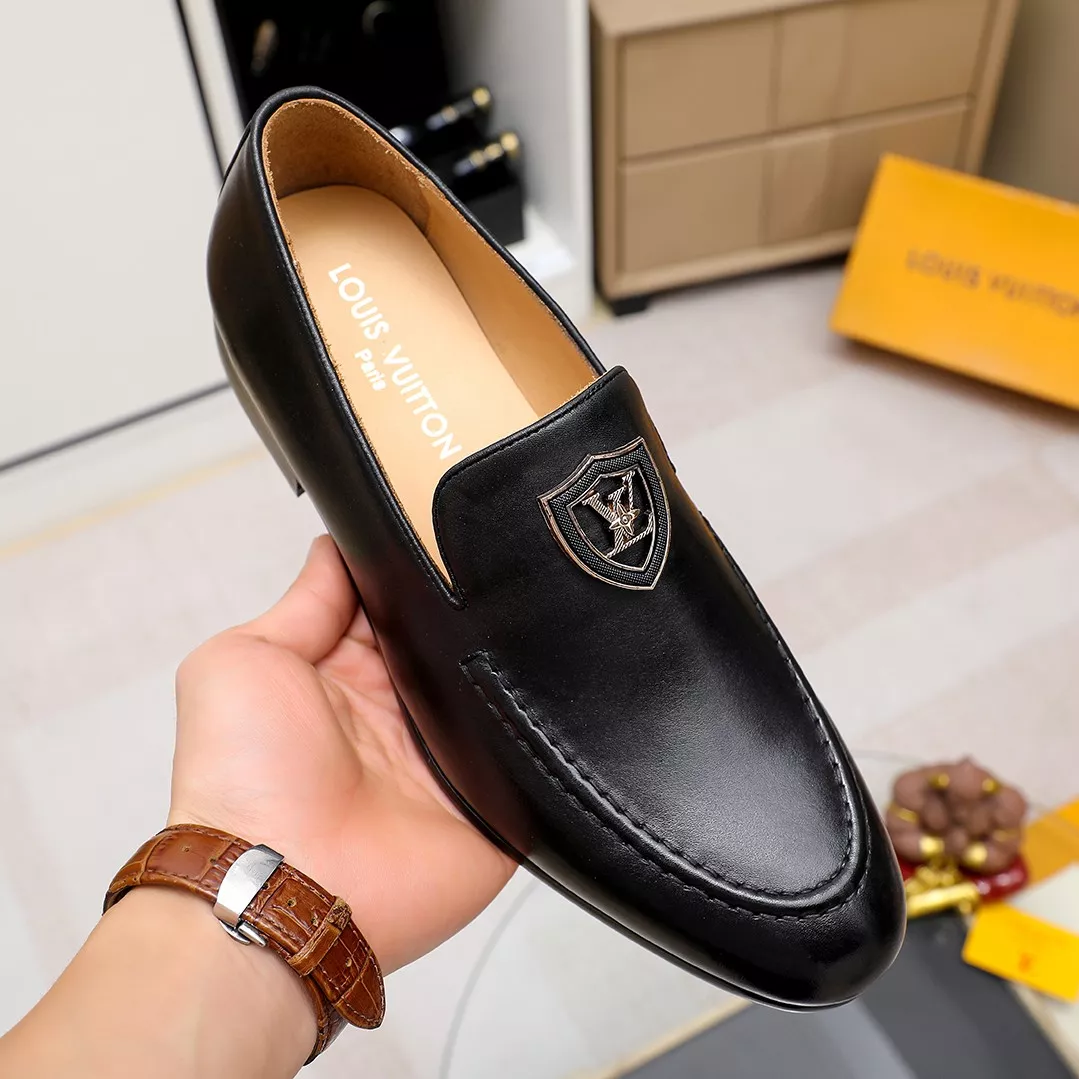 Compact 7798 Louis Vuitton LV Oxfords Shoes For Men