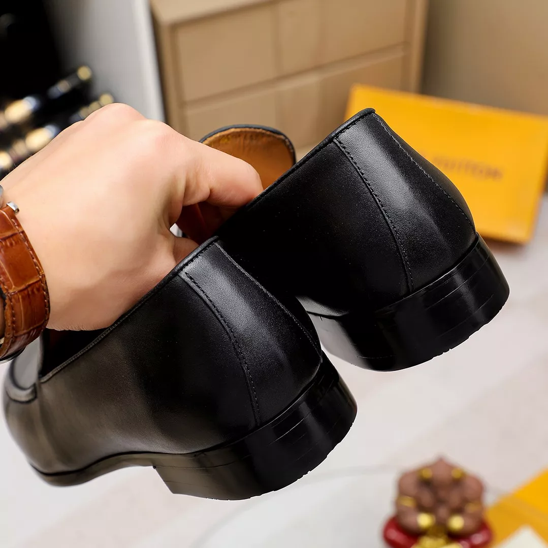 Compact 7798 Louis Vuitton LV Oxfords Shoes For Men